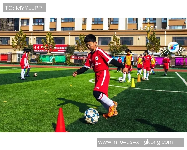 我身边的小能人足球的热爱与成长之路 我身边的小能人足球的热爱与成长之路