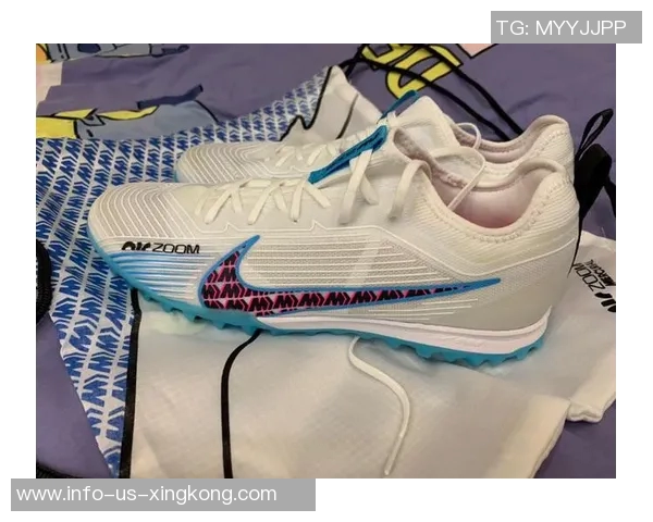 足球鞋磨脚的原因及解决方法解析让你舒适自如踢球